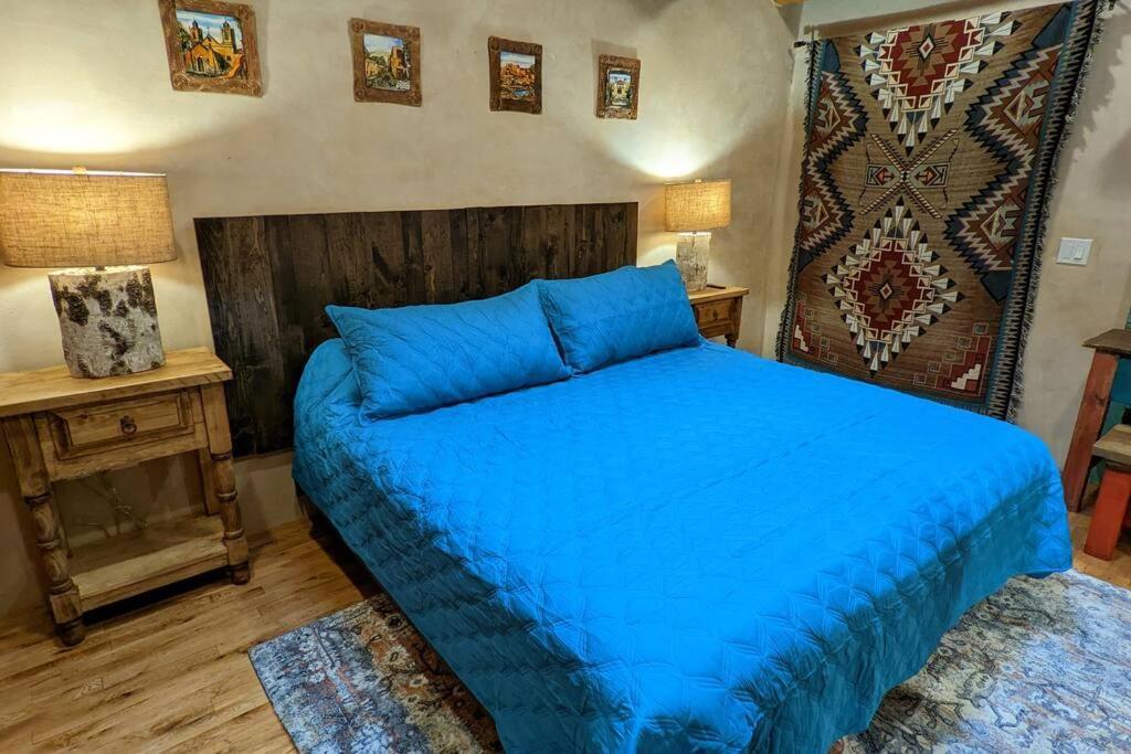 Magical Santa Fe Stay, Minutes From Town Square, Sleeps 4, Includes Free Parking And Outdoor Hot Tub! 外观 照片