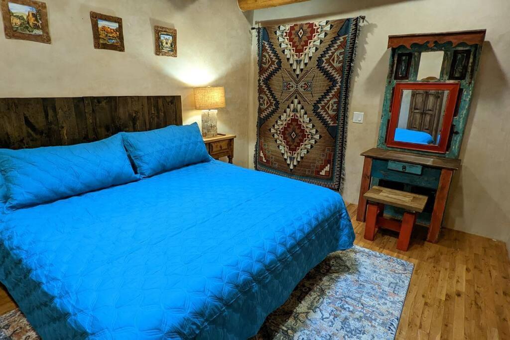 Magical Santa Fe Stay, Minutes From Town Square, Sleeps 4, Includes Free Parking And Outdoor Hot Tub! 外观 照片