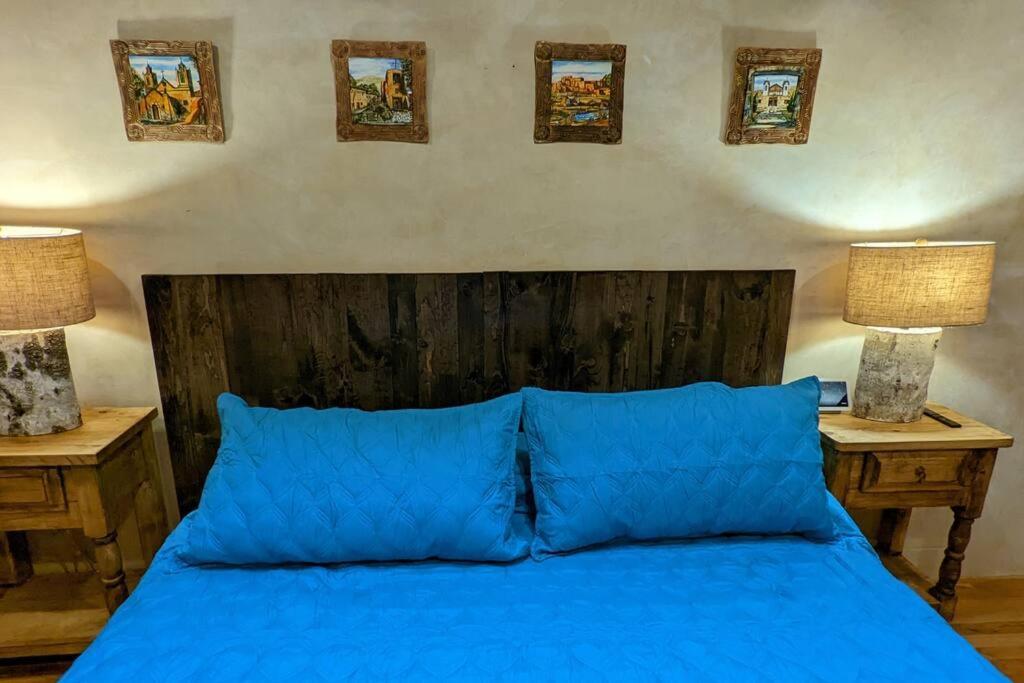 Magical Santa Fe Stay, Minutes From Town Square, Sleeps 4, Includes Free Parking And Outdoor Hot Tub! 外观 照片