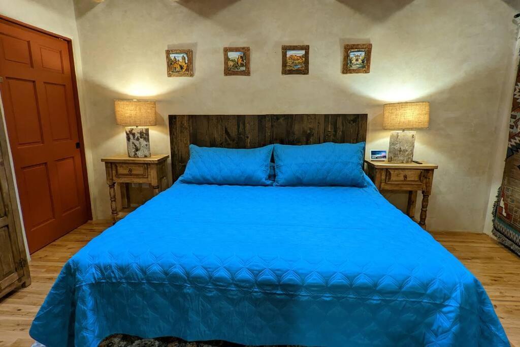 Magical Santa Fe Stay, Minutes From Town Square, Sleeps 4, Includes Free Parking And Outdoor Hot Tub! 外观 照片