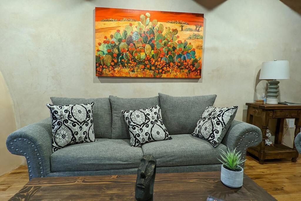 Magical Santa Fe Stay, Minutes From Town Square, Sleeps 4, Includes Free Parking And Outdoor Hot Tub! 外观 照片