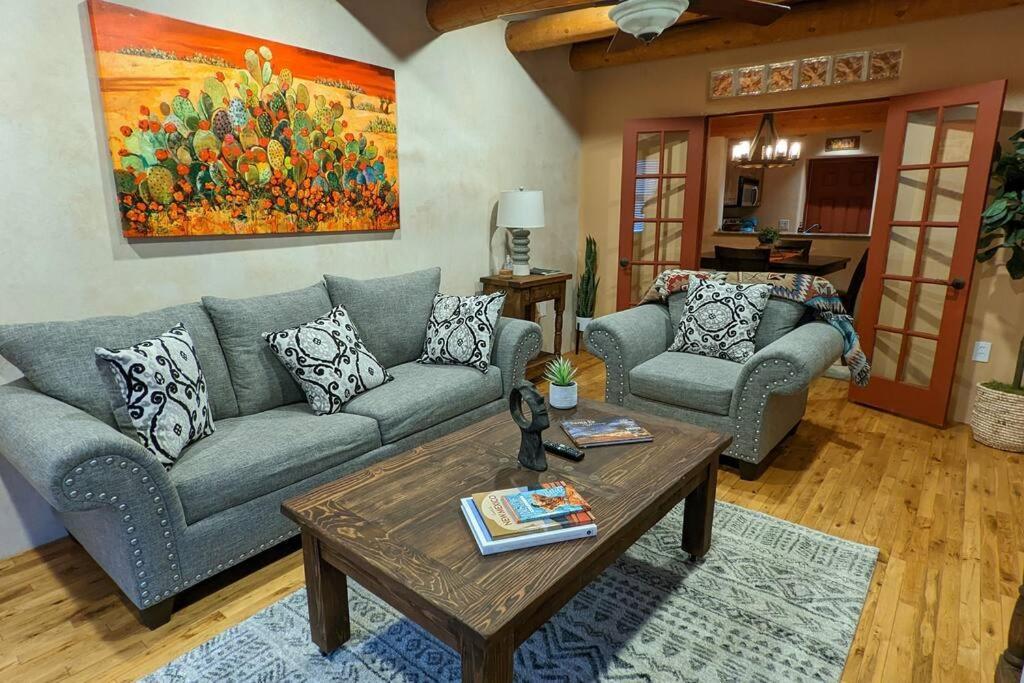 Magical Santa Fe Stay, Minutes From Town Square, Sleeps 4, Includes Free Parking And Outdoor Hot Tub! 外观 照片