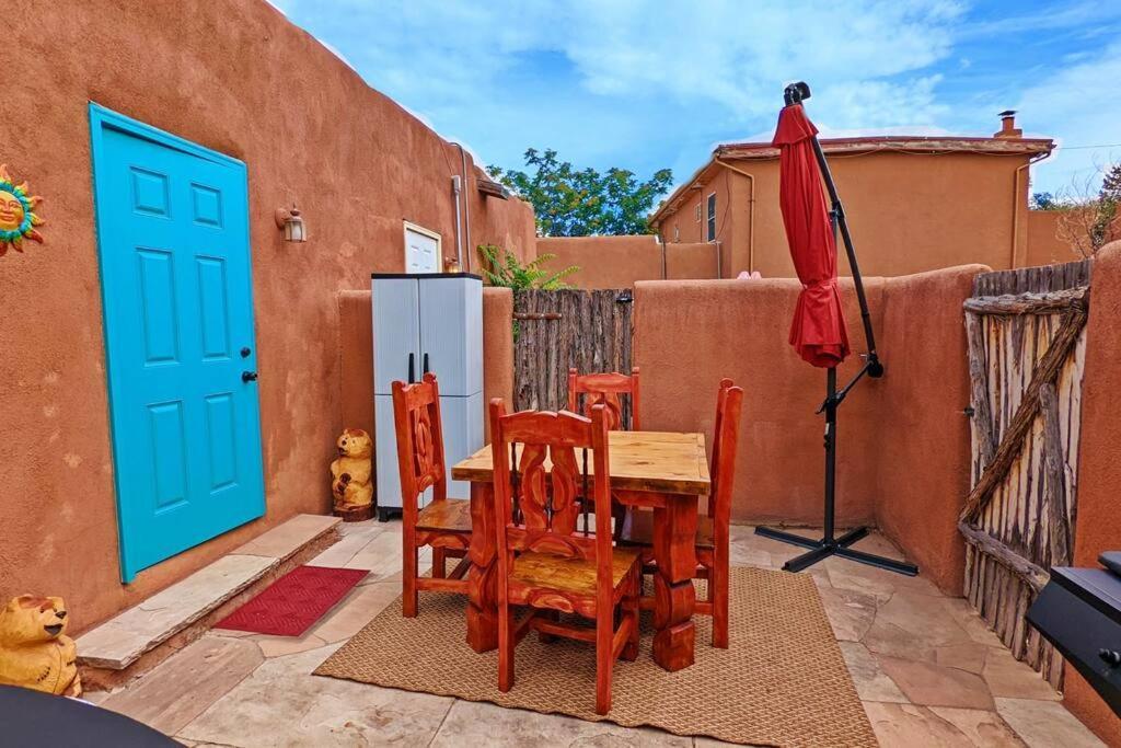 Magical Santa Fe Stay, Minutes From Town Square, Sleeps 4, Includes Free Parking And Outdoor Hot Tub! 外观 照片