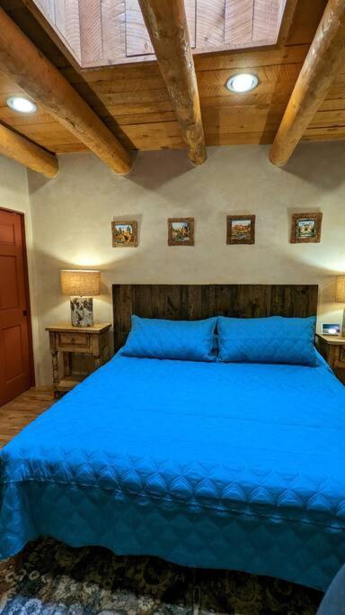 Magical Santa Fe Stay, Minutes From Town Square, Sleeps 4, Includes Free Parking And Outdoor Hot Tub! 外观 照片