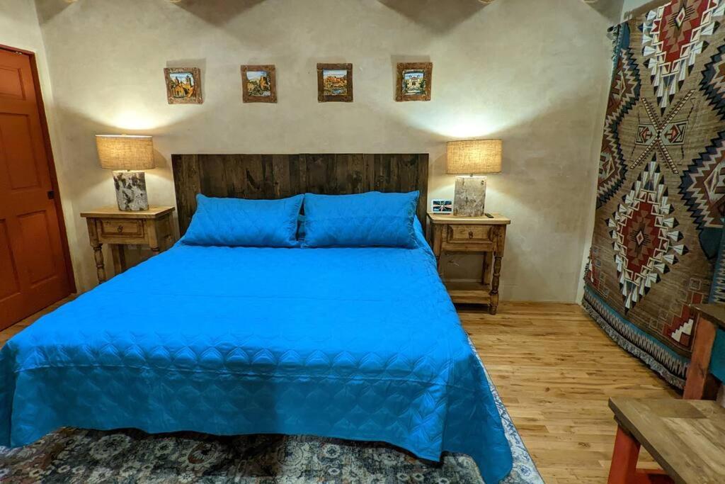 Magical Santa Fe Stay, Minutes From Town Square, Sleeps 4, Includes Free Parking And Outdoor Hot Tub! 外观 照片